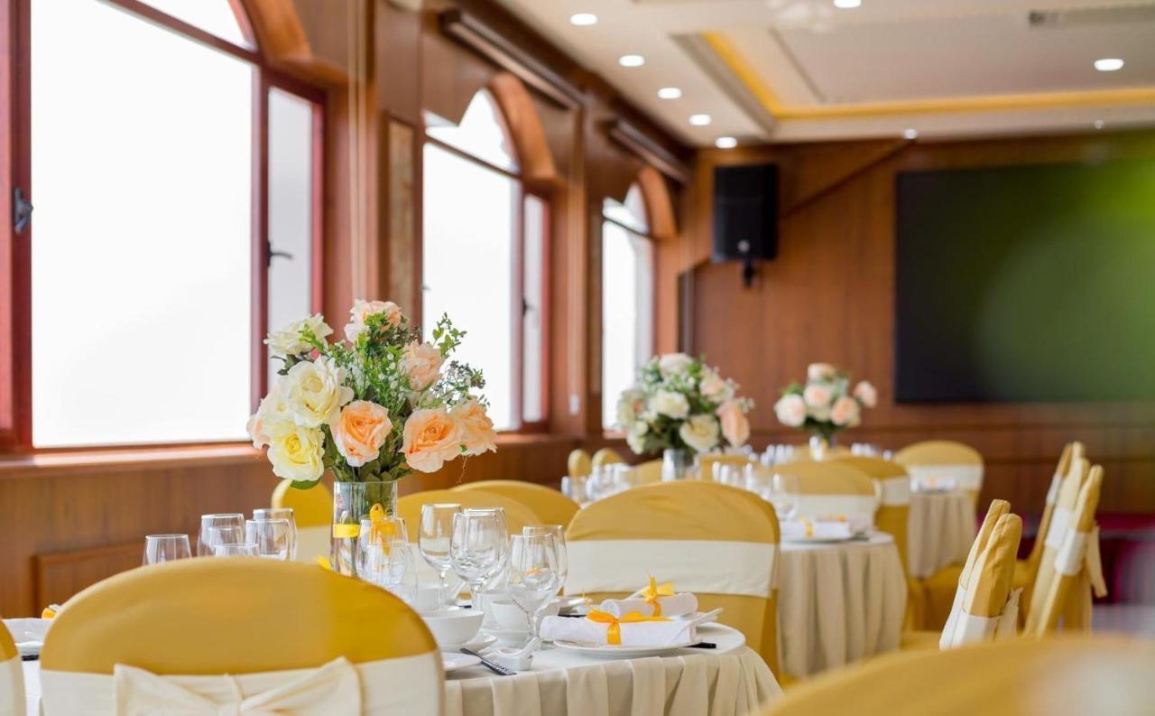 Riverside Hotel Quang Binh Донгхой Экстерьер фото