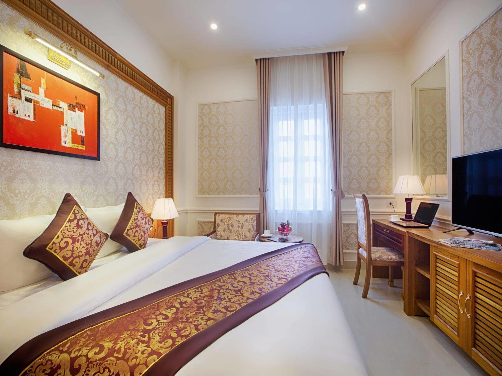 Riverside Hotel Quang Binh Донгхой Экстерьер фото
