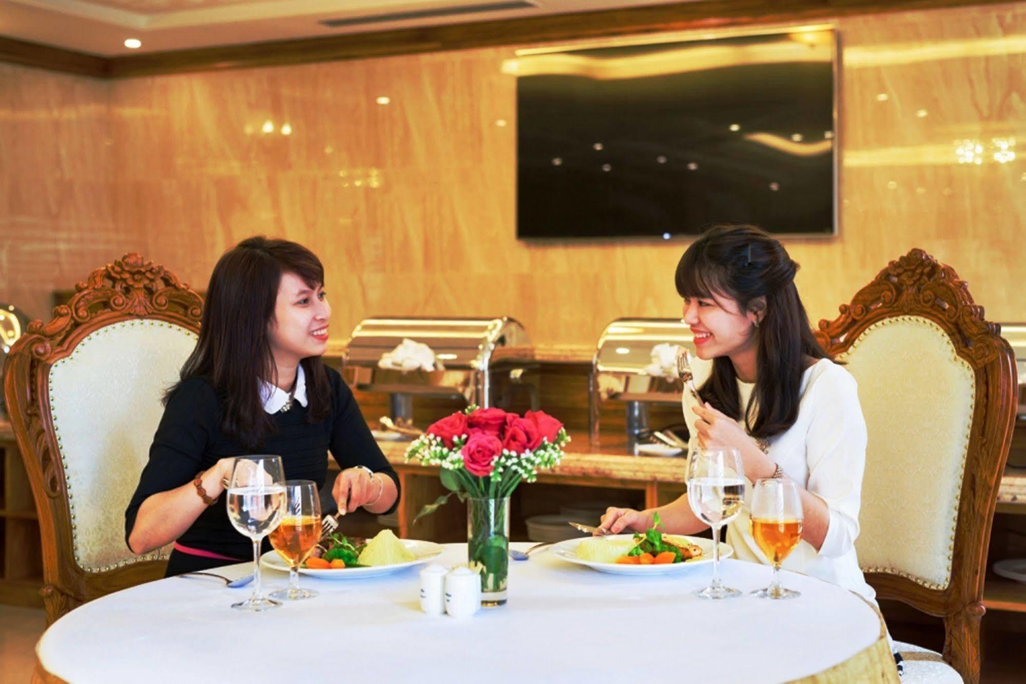 Riverside Hotel Quang Binh Донгхой Экстерьер фото