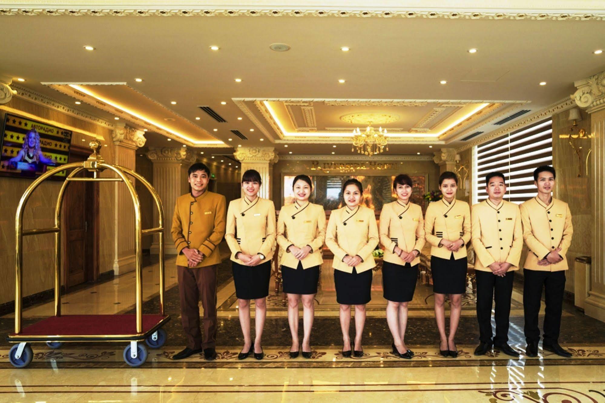 Riverside Hotel Quang Binh Донгхой Экстерьер фото